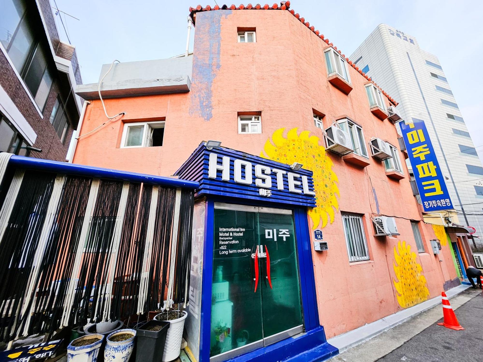 Miju Hostel Seoul Bagian luar foto