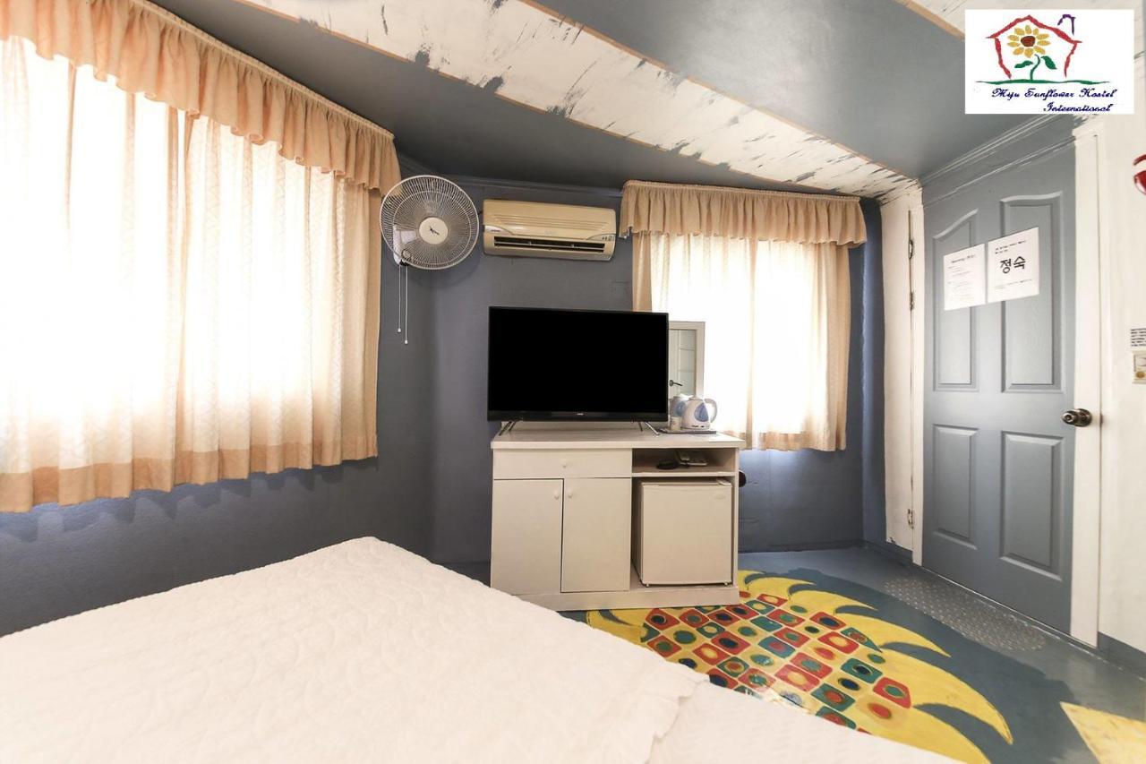 Miju Hostel Seoul Bagian luar foto