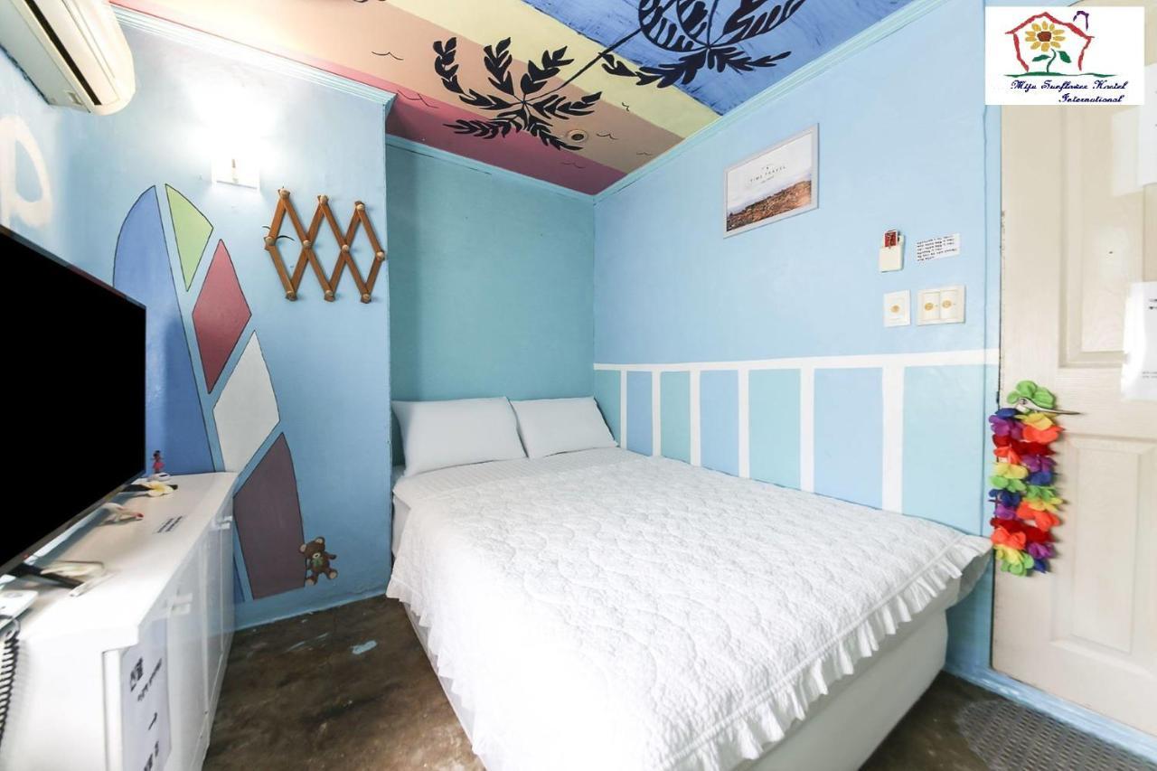 Miju Hostel Seoul Bagian luar foto